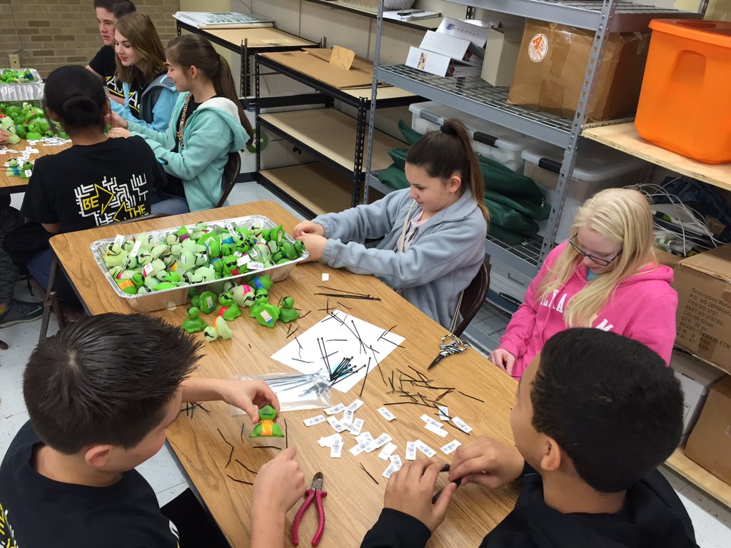 The <a href="/alvin_jh/">Alvin Junior High</a> NJHS students are busy tagging turtles for the big race coming up on Feb 20!