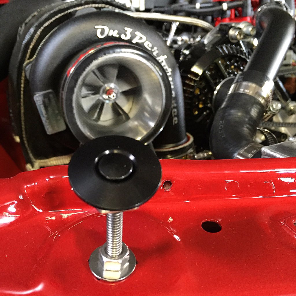bbayer88's tweet photo. Shoutout to @latemodelresto @RacelandUSA @QuikLatch #on3performance #scottrodfab #turbofox https://t.co/C4QhD7kAU8