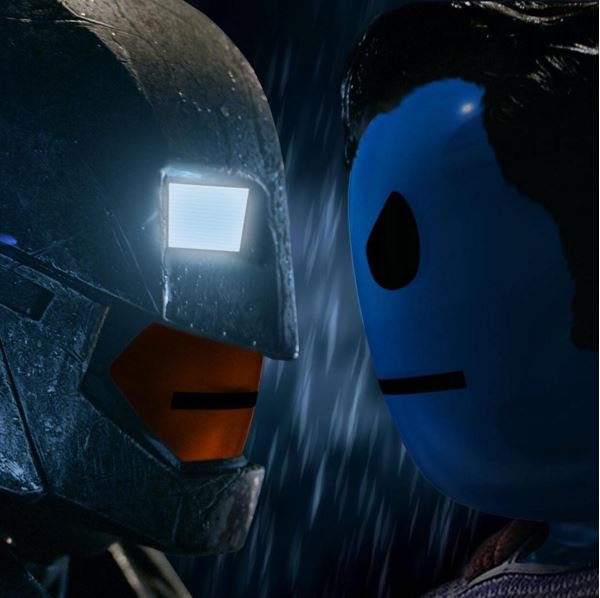 stikbotlatam's tweet photo. La batalla del siglo llegó! Botman vs Superbot!Quién creen que ganará?#Stikbot 
#BatmanVsSuperman #Batman #Superman https://t.co/7QThxtisM2