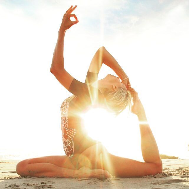 #yoga #love Heerlijk genieten van de zon vandaag! #happythoughts #sunshine #yoga #yogaever… ift.tt/1hTkqm2