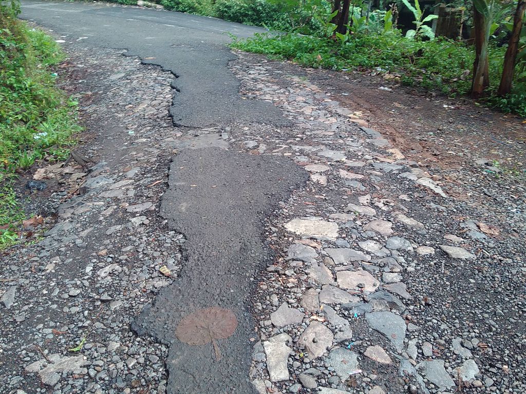 Muhamad Ansori (@blackblack775) on Twitter photo Jalan Jalur Desa Ngaran- Desa Tlogorejo, Kecamatan Kaligesing, Pwr. Sdh lma rsk Pak <a href="/ganjarpranowo/">Ganjar Pranowo</a> <a href="/agusutomo_jtg/">Kepala BAKORWIL lll</a> Jalan Jalur Desa Ngaran- Desa Tlogorejo, Kecamatan Kaligesing, Pwr. Sdh lma rsk Pak <a href="/ganjarpranowo/">Ganjar Pranowo</a> <a href="/agusutomo_jtg/">Kepala BAKORWIL lll</a>