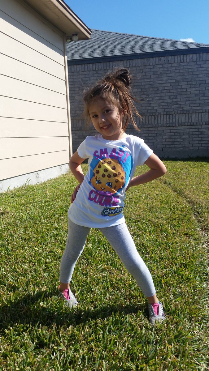 roxy_roxym11's tweet photo. our little big girl @omarm1313  
#biggirl #princess #one&amp;only #shopkins https://t.co/sXRo4BqJtV