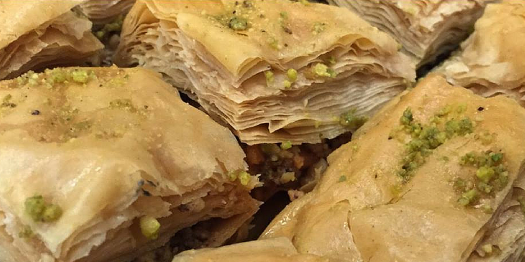 hummusfactory's tweet photo. Baklava, a sweet sweet delight you can't avoid.                   
#TheHummusFactory #MediterraneanCuisine https://t.co/qSsFfE32Aa