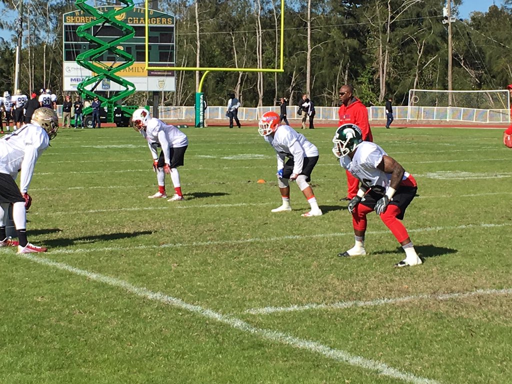 mike_e_kaye's tweet photo. Anthony Harrell repping the East Squad and #Gators #teamsideline https://t.co/YEwN72Q2QA