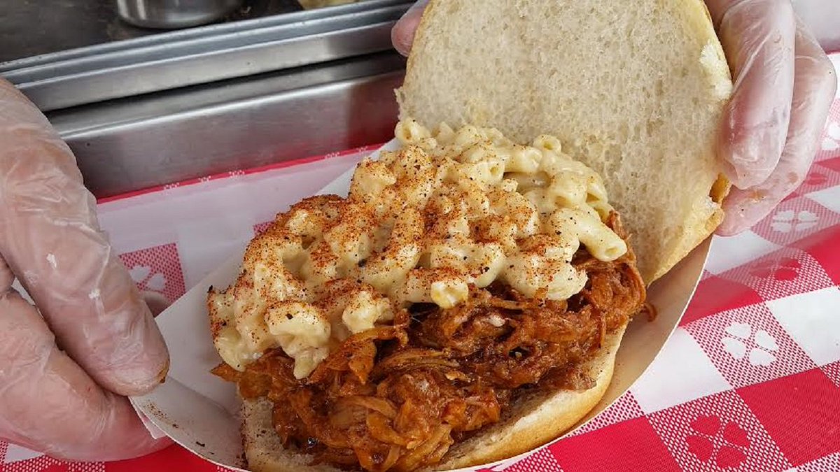 Phoebes BBQ Food Cart ~ Bringing You Tasty BBQ Food to the streets of #Philly! <a href="/PhoebesBBQ/">PhoebesBBQ</a> myphillyalive.com/blog/phoebes-b…