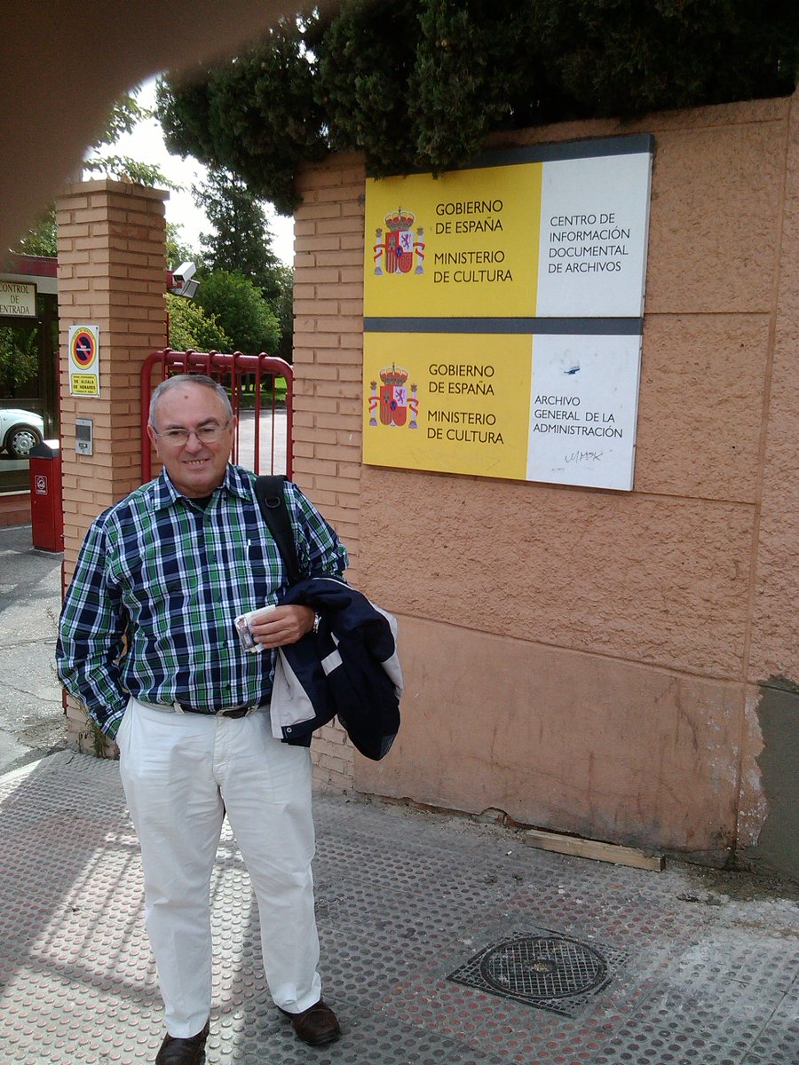 Hola amig@.

Ya me conoces, pero si quieres rastrear mi perfil, ya sabes: Google al canto.
Muchas gracias.