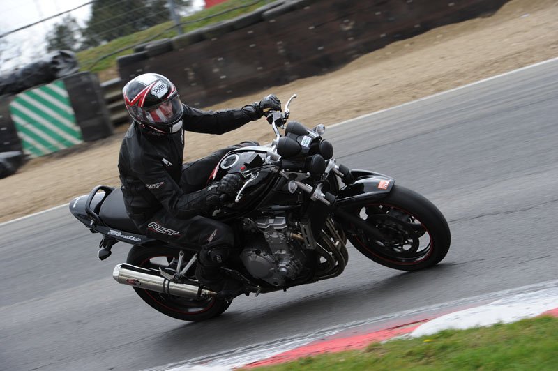 Tempted by a #TrackDay this year? Maybe your 1st? Read this to give you confidence. #bike motorcyclecommunity.co.uk/track-day-fanc…