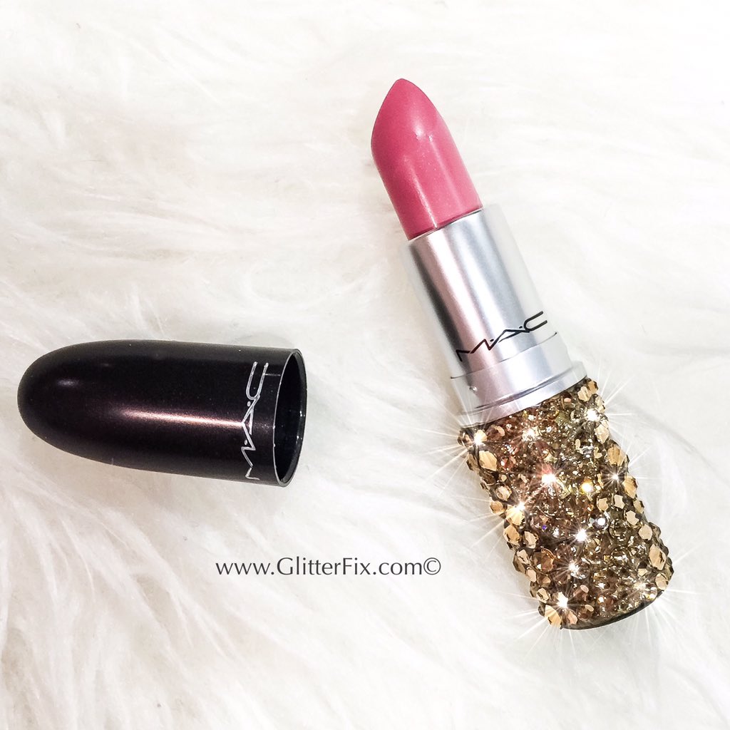ShopGlitterFix's tweet photo. Brand new MAC lipsticks customized with Swarovski crystals✨
Available on https://t.co/lsejzcOBA3 https://t.co/Vtxor4rGDe