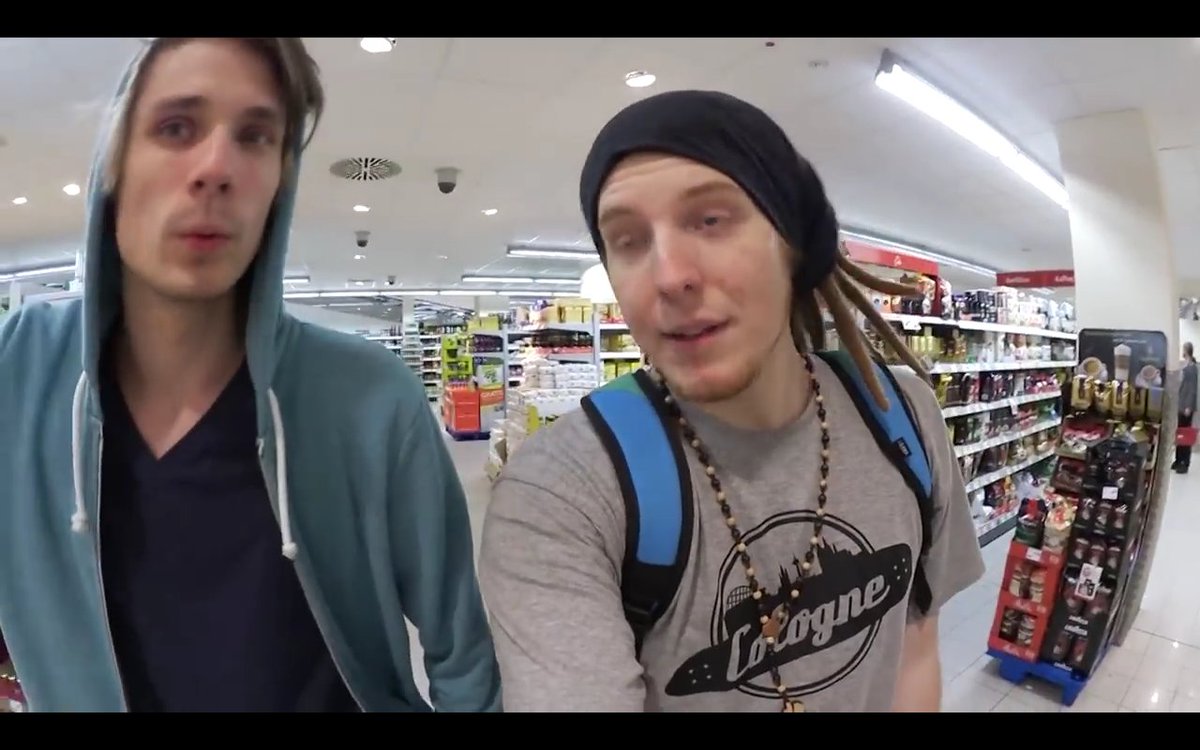 timgaeb's tweet image. SIMOMS IST HIGH