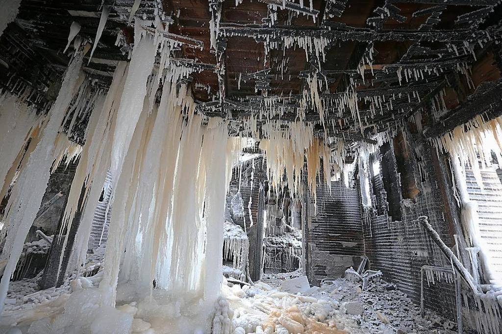 rodneywhite's tweet photo. Ceiling to floor icicles form after a deadlyy house fire in Boxholm, Iowa #dmronassignment… https://t.co/iot5Nqjr5R https://t.co/XKPFKqmFrM