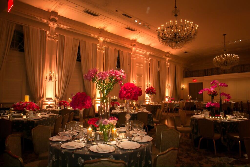 BellevuePhilly's tweet photo. Best Philly ballroom for 175 guests maximum
#rosegarden @BellevuePhilly @LamsbackFloral @timsudall https://t.co/nMuFLsyKHK