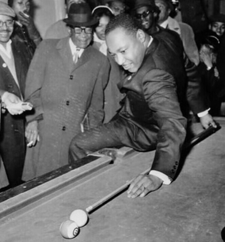 YourDailyRewind's tweet photo. #DrMartinLutherKingJr lining up a #trickshot in #1966

#oldschool #retro #vintage #throwback https://t.co/VSDhjBbUax