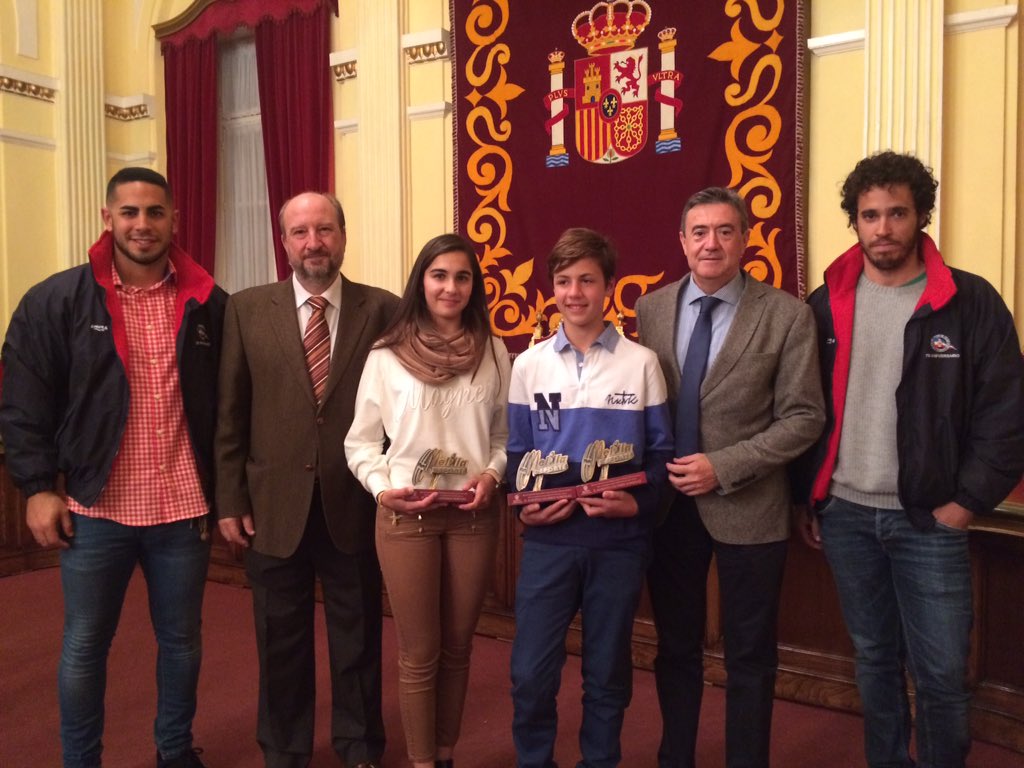 maritimomelilla's tweet photo. María Montesinos y Alberto Colomer del @maritimomelilla , deportistas en edad escolar Premios Melilla Deporte 2014 https://t.co/DVTi8Uq51c