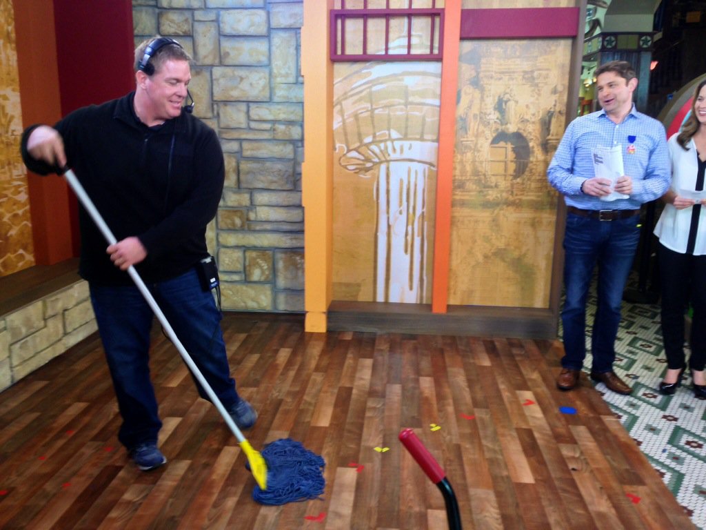 Workin hard, hardly working. <a href="/SALiveKSAT/">SA Live | ABC KSAT</a>