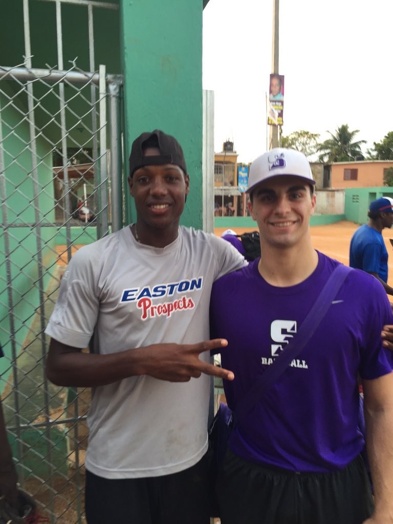 UofS_Baseball's tweet photo. Some of the local talent with coach and @amuggs34 , an eye opening experience and it's only day one! #RoyalsDR https://t.co/xMXB7iUSzA