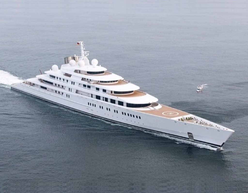 charterlux's tweet photo. Ever wonder what is the biggest yacht in the world?? Azzam 580ft $800M! Does anyone know who the lucky owner is? https://t.co/tpqeeimadH