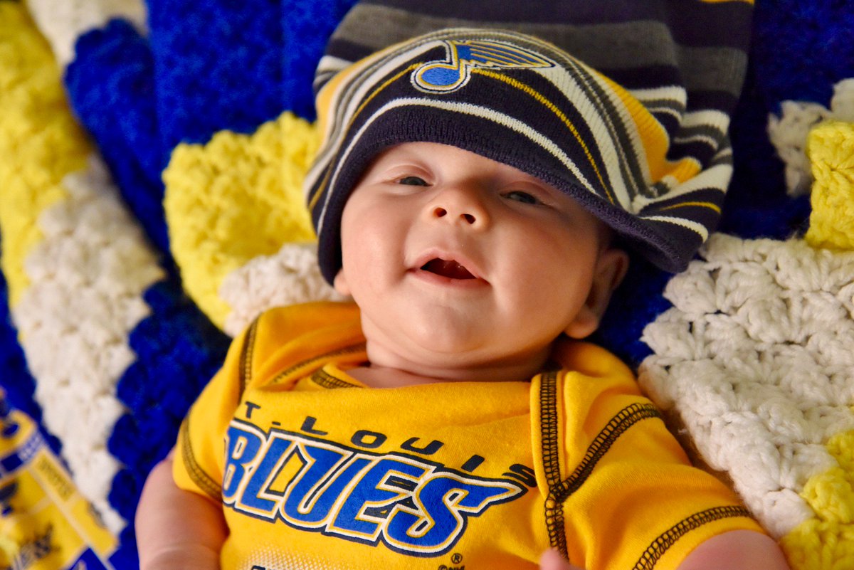 Theresa5959's tweet photo. I'm #Blue because I can't go to the game tonight #freecaptstuff @dbackes42 @BauerHockey https://t.co/HIMCJvmYV6
