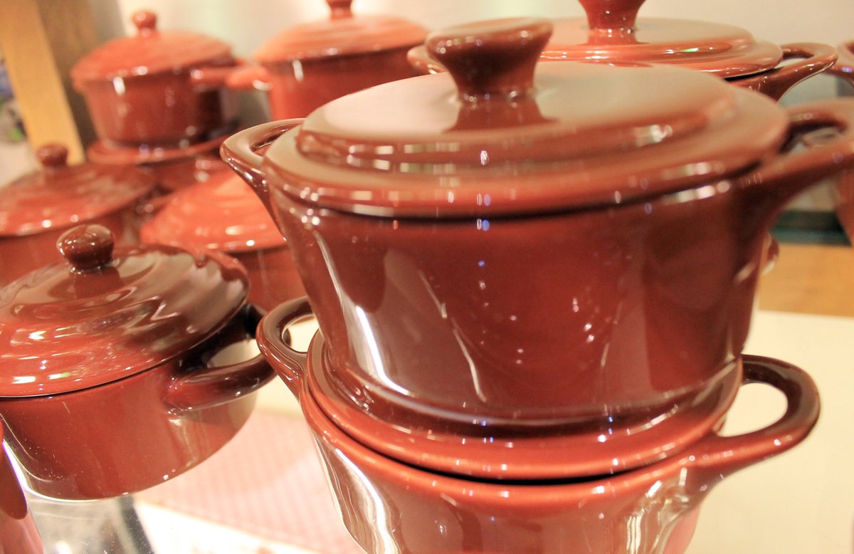 gourdos's tweet photo. #Porcelain #tureens and #sauce dishes, to make #serving your favorite warm #meal clean and simple. #OhMyGourdos! https://t.co/CR0F90qBP4