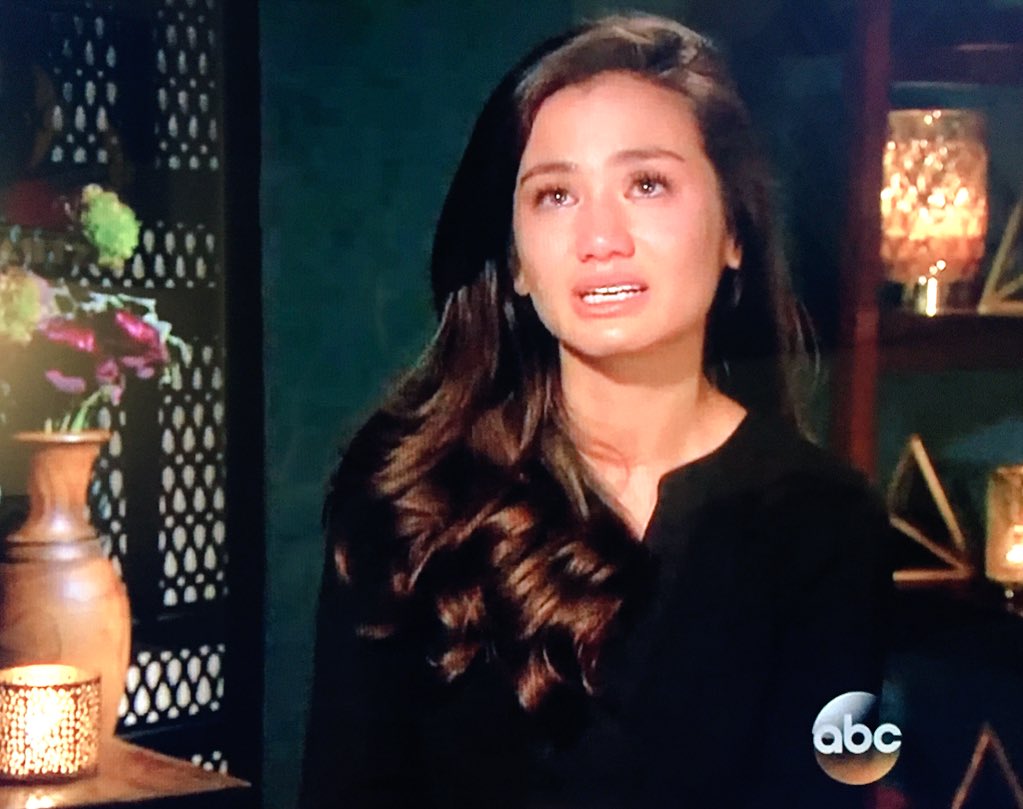 The Bachelor 20 - Ben Higgins - Episode 3 - Discussion - *Sleuthing - Spoilers* - Page 36 CZC7BEAWwAA6hlk