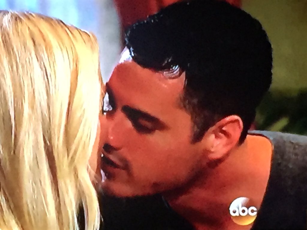 myfave - Ben Higgins - Lauren Bushnell - FAN Forum - SM - Vids - S/Caps - NO Discussion  - Page 2 CZC88efWsAAf-Qo