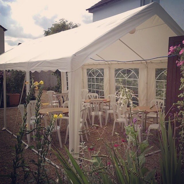 Our 4x6 marquees are available from £200 for a weekend hire; we deliver, build &amp; dismantle 🎪🎪🎪 #bedshour