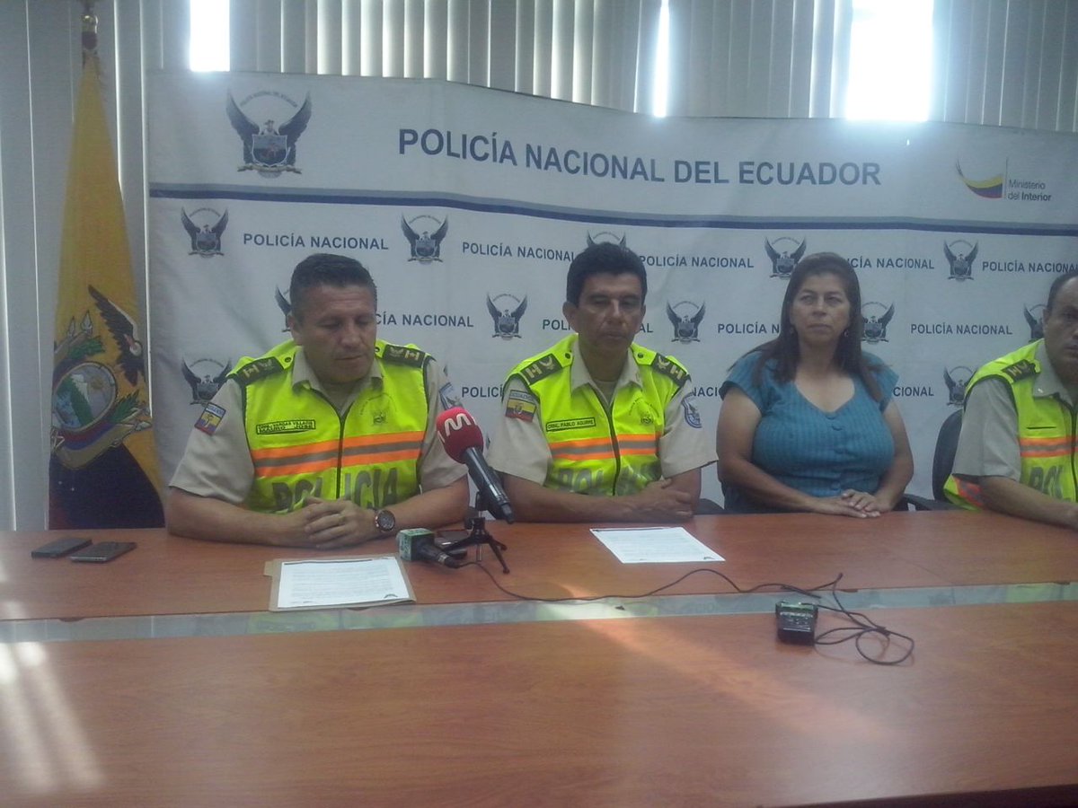 MinGobiernoEc's tweet photo. El operativo fue parte del #CuartoPaso. A los detenidos se les dictó prisión preventiva. #SoberaníaCiudadana. https://t.co/MXWdlYjXzz