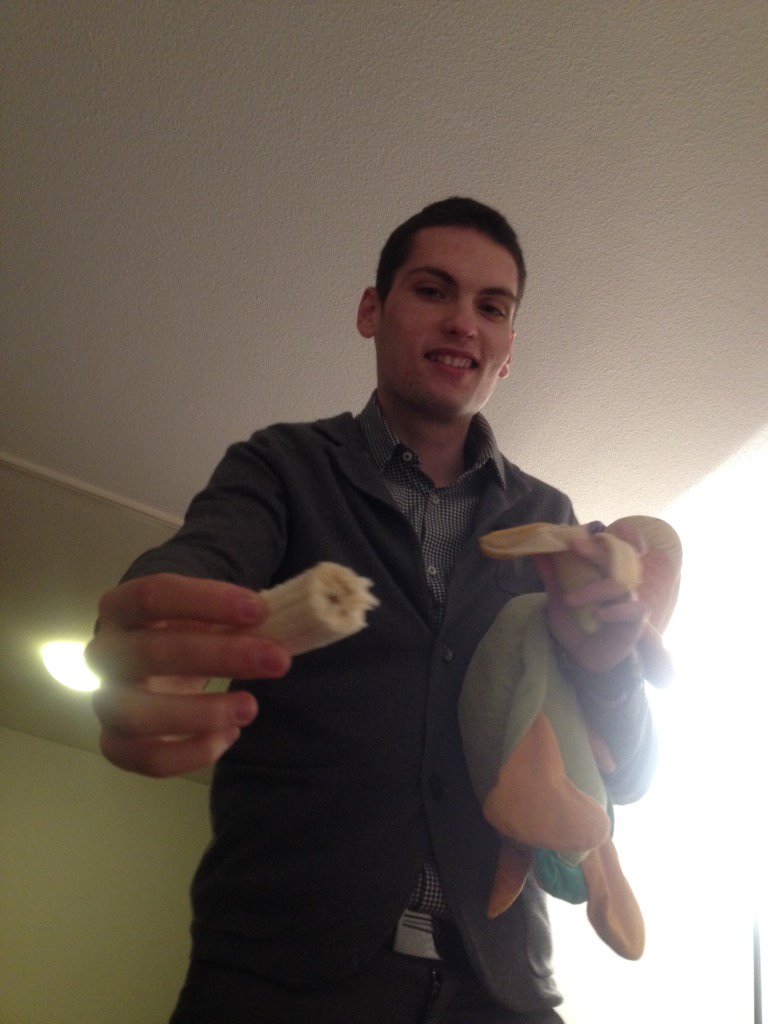 Azarchikk's tweet photo. Ну блять у него и рожа 🐷🙊 https://t.co/JEDjSJ329D