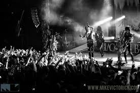 BVBArmySp's tweet photo. We might not be the biggest fandom, but we are the biggest family, We are an army. Together We are UNBROKEN. https://t.co/A0iH7aWWo5