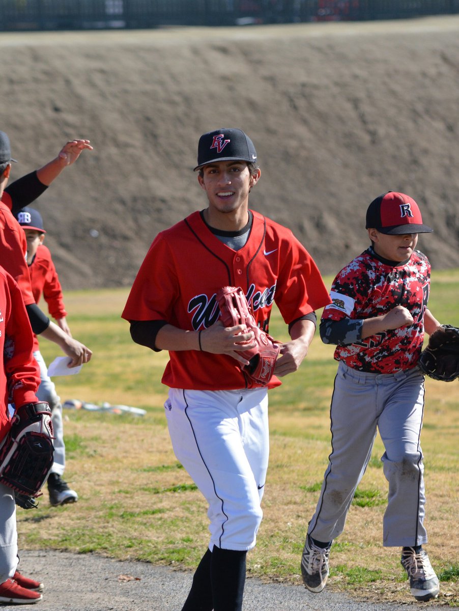 Paulieyourboy's tweet photo. Almost That Time Of Year⚾ #REVBASEBALL https://t.co/sduSqo7d1L