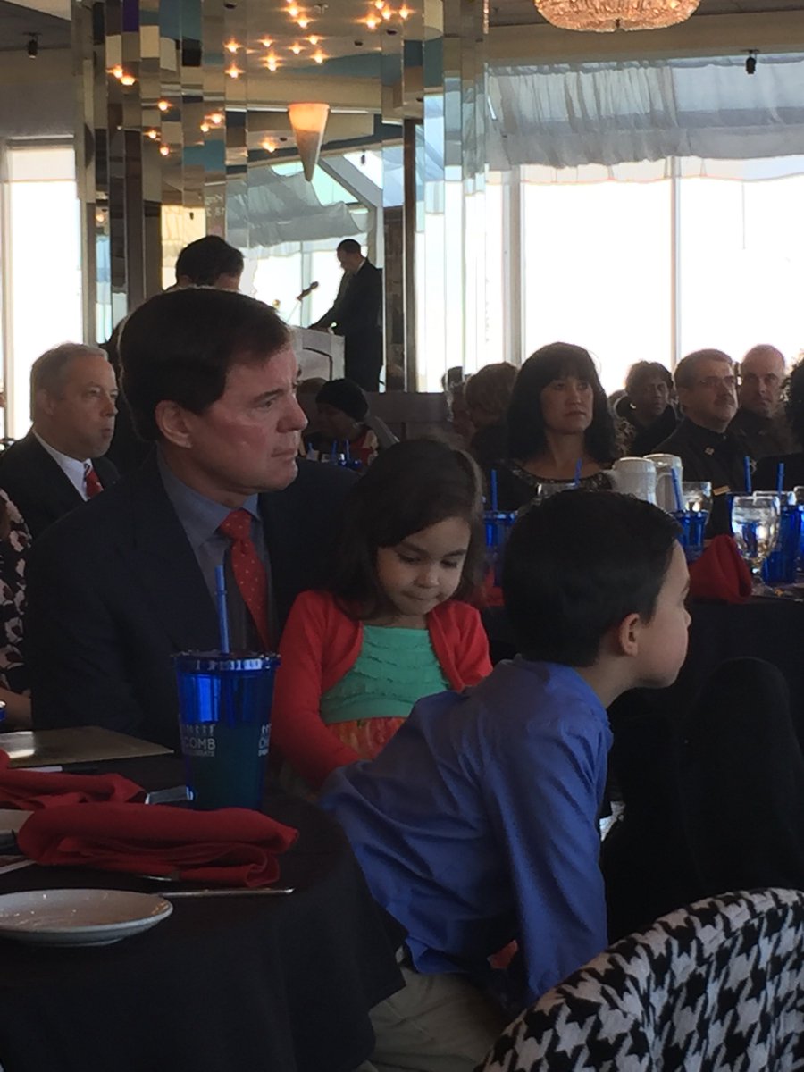 WeAreOneMacomb's tweet photo. Beautiful #MLKDay2016 Celebration w/Ministerial Alliance #OneMacomb @makemacomb @clintontwpMI https://t.co/9kcpVBmGNk