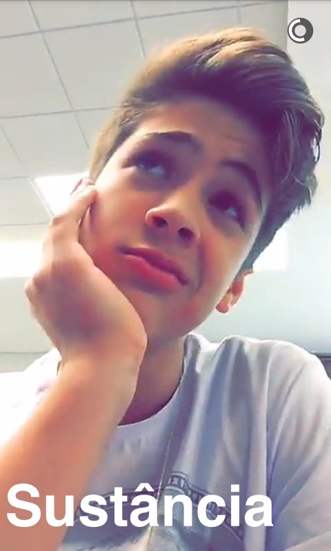 LeandSamira's tweet photo. João no snap da lari 😻😻😻😻❤🎇 https://t.co/iywiD7X9R0
