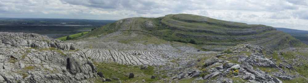 MountainViewsIE's tweet photo. The spectacular landscape of Mullagh More, The Burren. More photos and info here: https://t.co/15eTCf9Gyg https://t.co/5aofOyC3T9