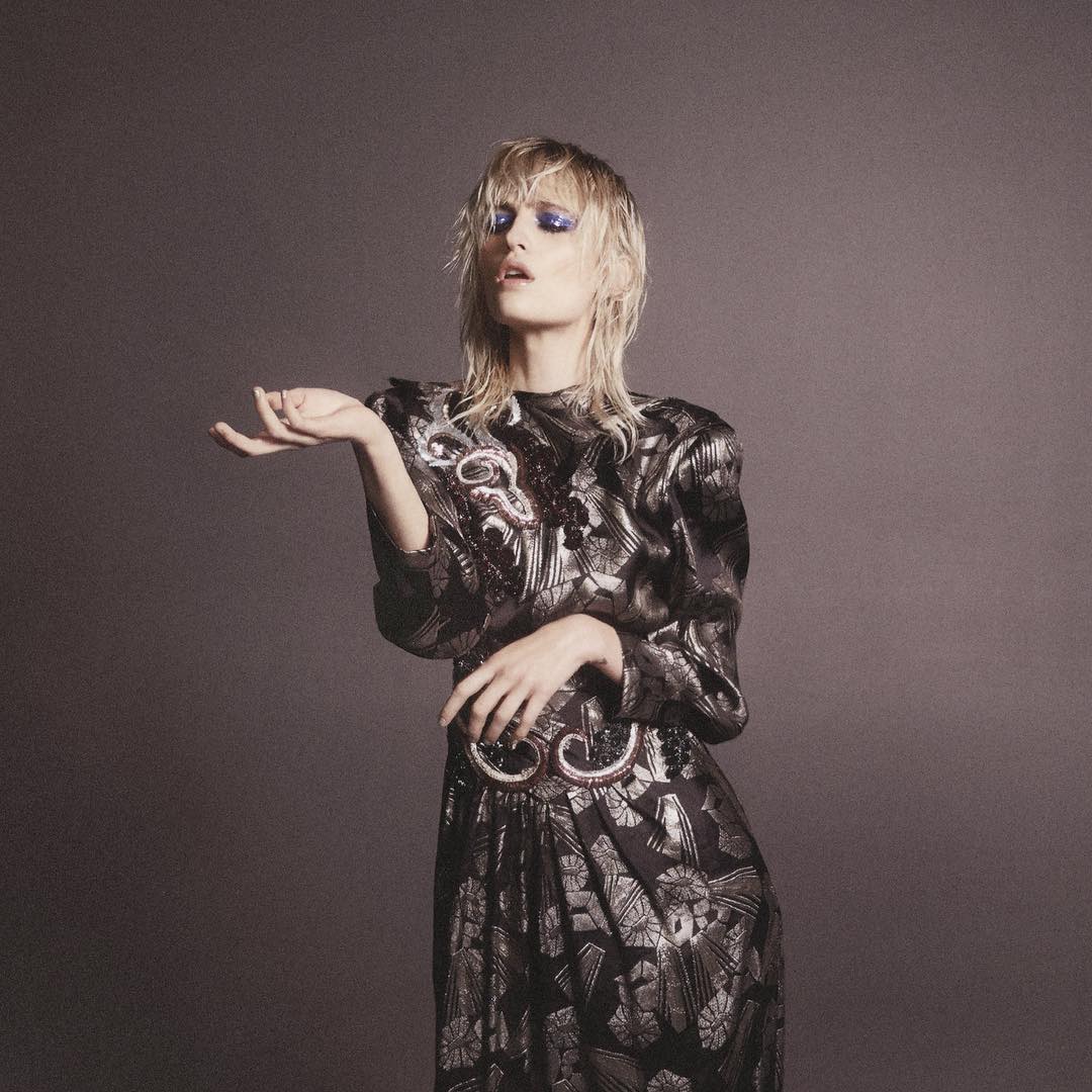 Thank you David Sims for this portrait of my sistah from another mistah <a href="/VeronikaVilim/">Veronika Vilim</a> mjin.tl/ss16vv