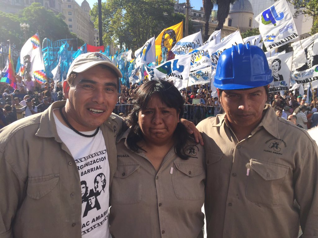 PrensaTupac's tweet photo. Ahora Plaza de Mayo #LiberenAMilagro https://t.co/u9khbI5dXo