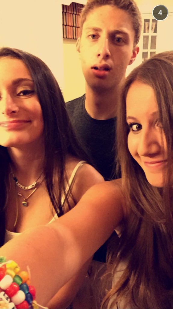 daniellejklein's tweet photo. @alliecohen_ hi https://t.co/qXtgqcFIgn