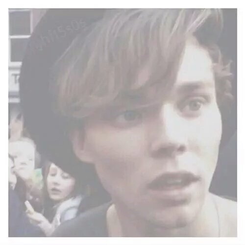 Hi babies, rt for daddy? I'll give you stuffies and cuddles.