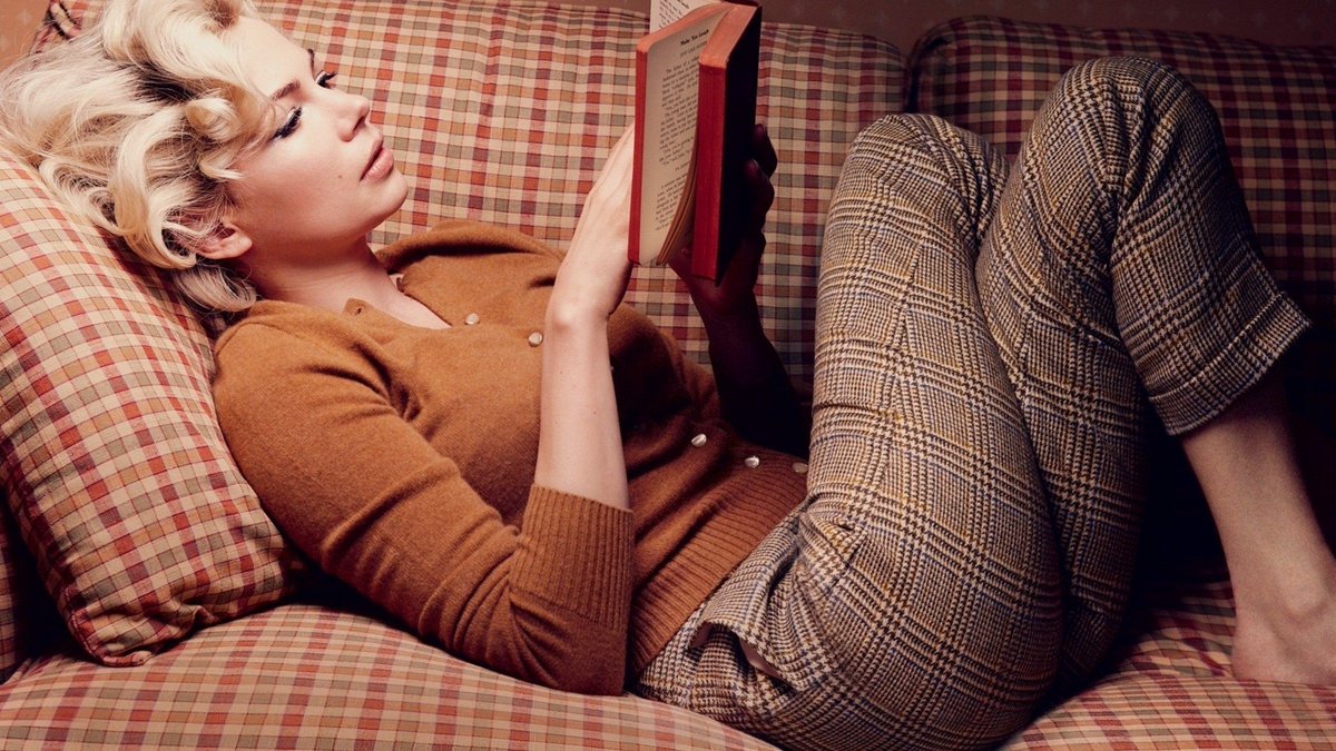 PenguinCanada's tweet photo. Books, books, and more books.
#WhatWomenWantIn5Words https://t.co/n0cYUc3vxt