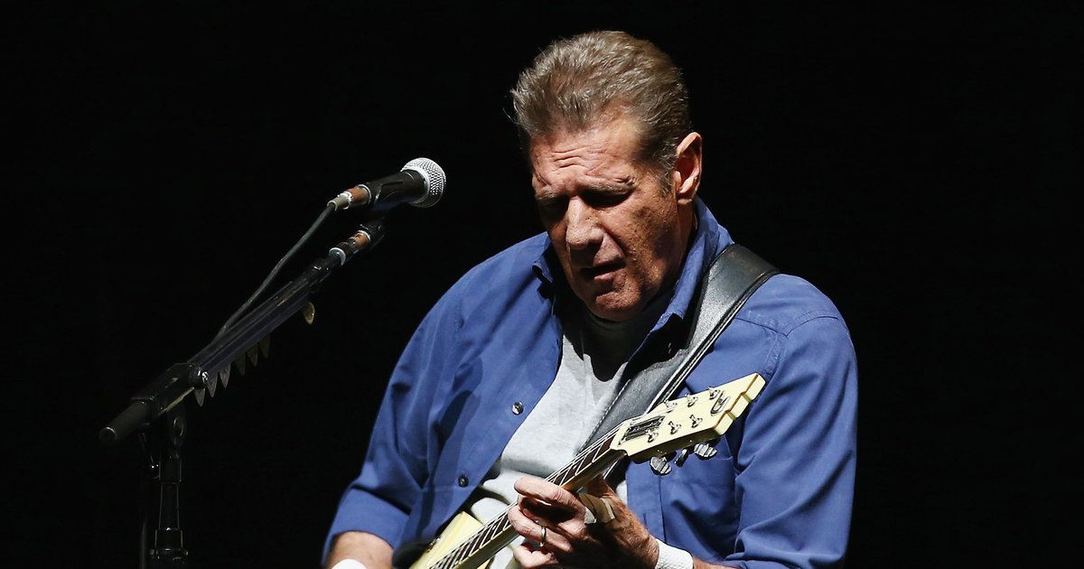 HuffPost's tweet photo. Founding Eagles guitarist Glenn Frey dead at 67 https://t.co/dfD5WcQ6Tq https://t.co/SXpkSOgPfD