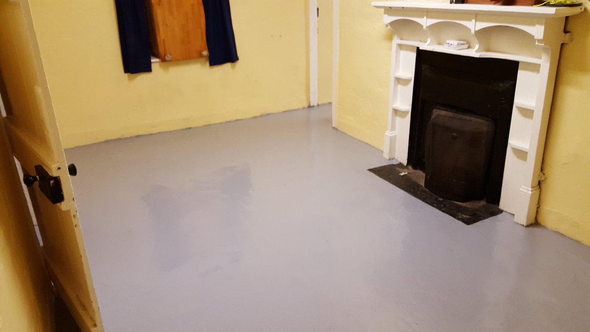 FotaCamp's tweet image. A before and after of one of the floors in the centre. Great work on going @ScoutingIreland @sicampnetwork