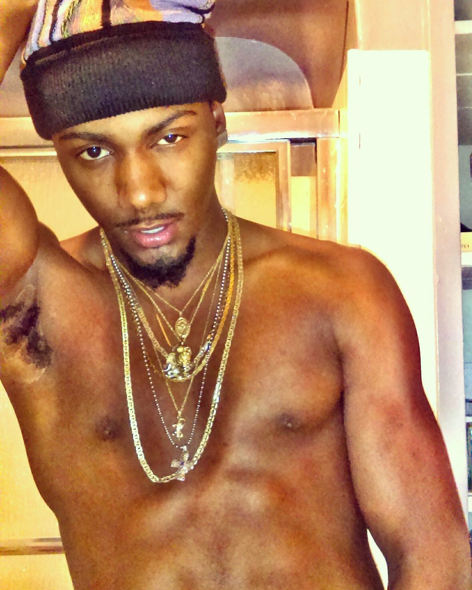 LightsideAsh's tweet image. Nobodies mcm