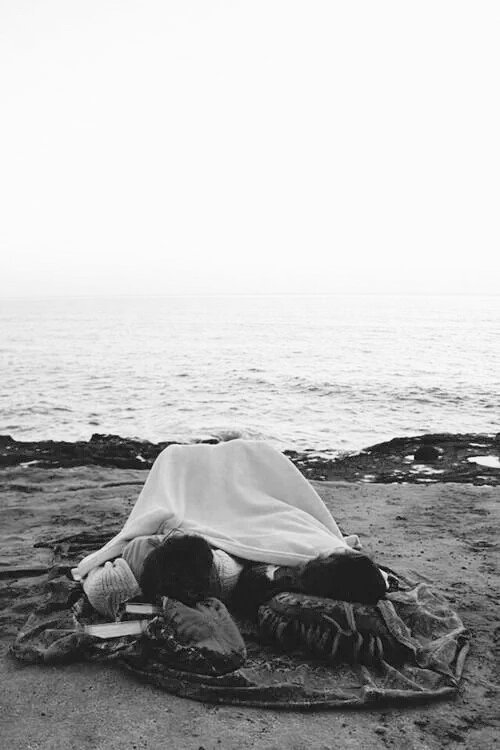 mssblacklips's tweet photo. 'Aleja tus miedos o devuélveme mis noches.' https://t.co/bNl4niVzfD