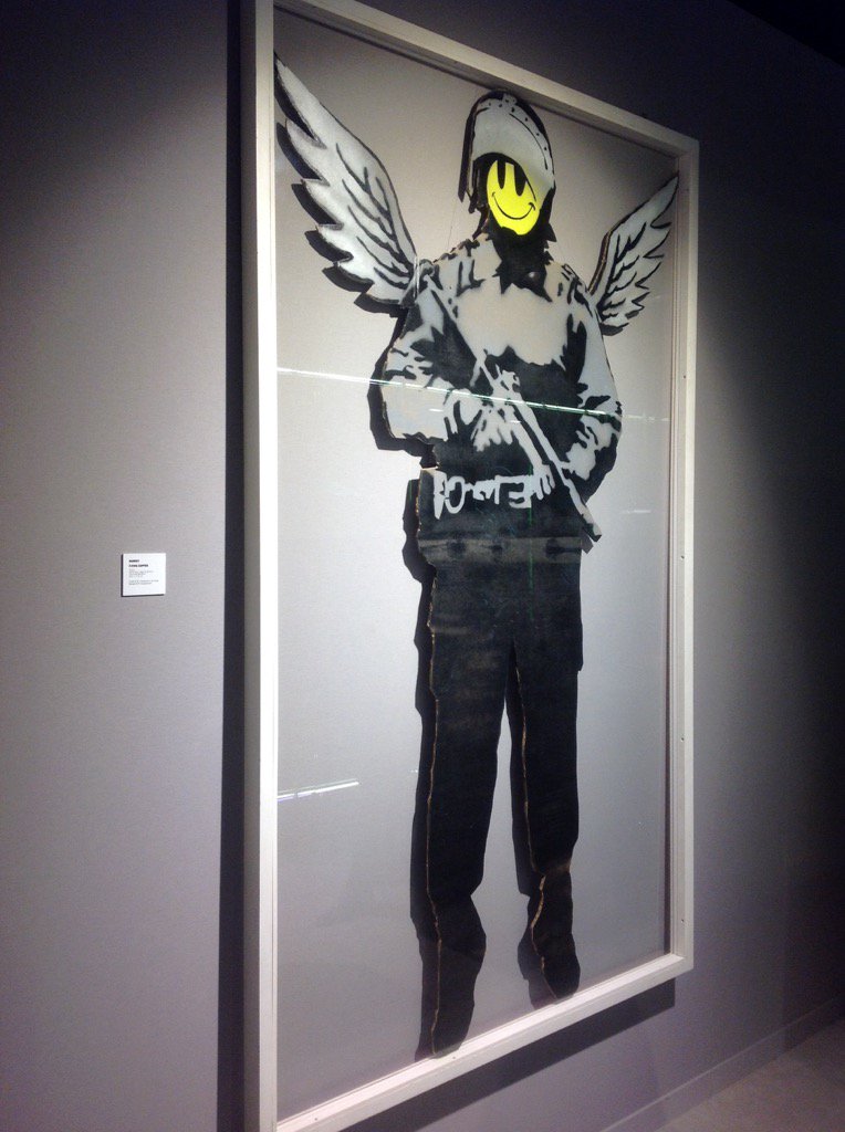 VarunGodinh's tweet photo. Spotted: An original Banksy at the #SIHH2016. It belongs to former @ManUtd star Eric Cantona. @HAUTLENCE88 @gqindia https://t.co/bNrHE2qrvr