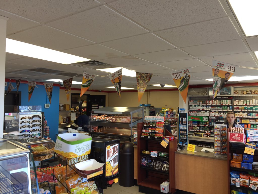 twjones331's tweet photo. Jim Berry is in the pennant race!@TBHCDelivers https://t.co/4dJOaC2c0g