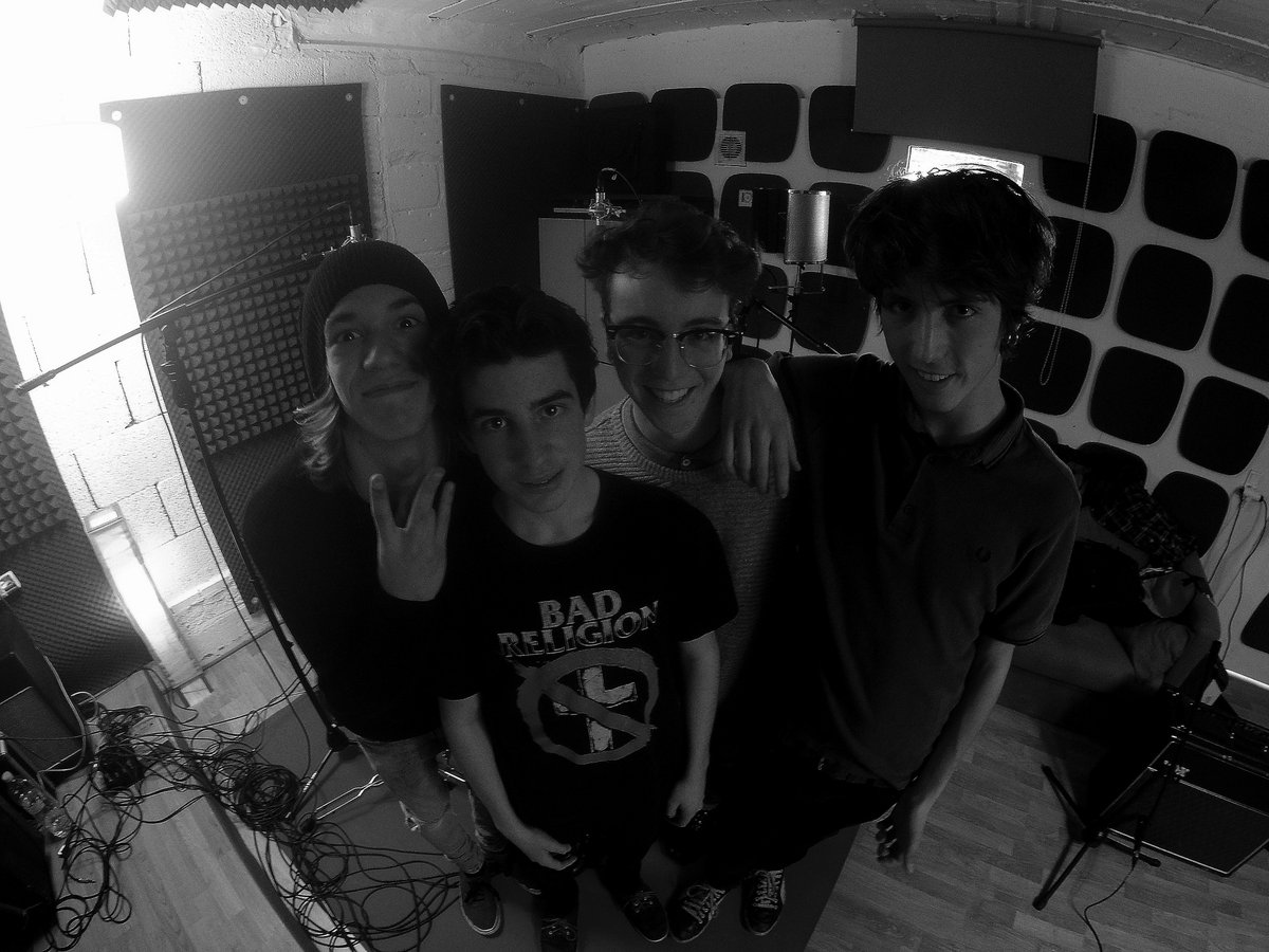 Maqueta acabada! Ara toca treballar aquests nous temes al local!

Merci David! 

youtube.com/watch?v=h7gTXp…