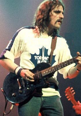 brentfitz's tweet image. Saddened to learn Glenn Frey has passed. One of the best songwriters in the world! #songpower #eagles