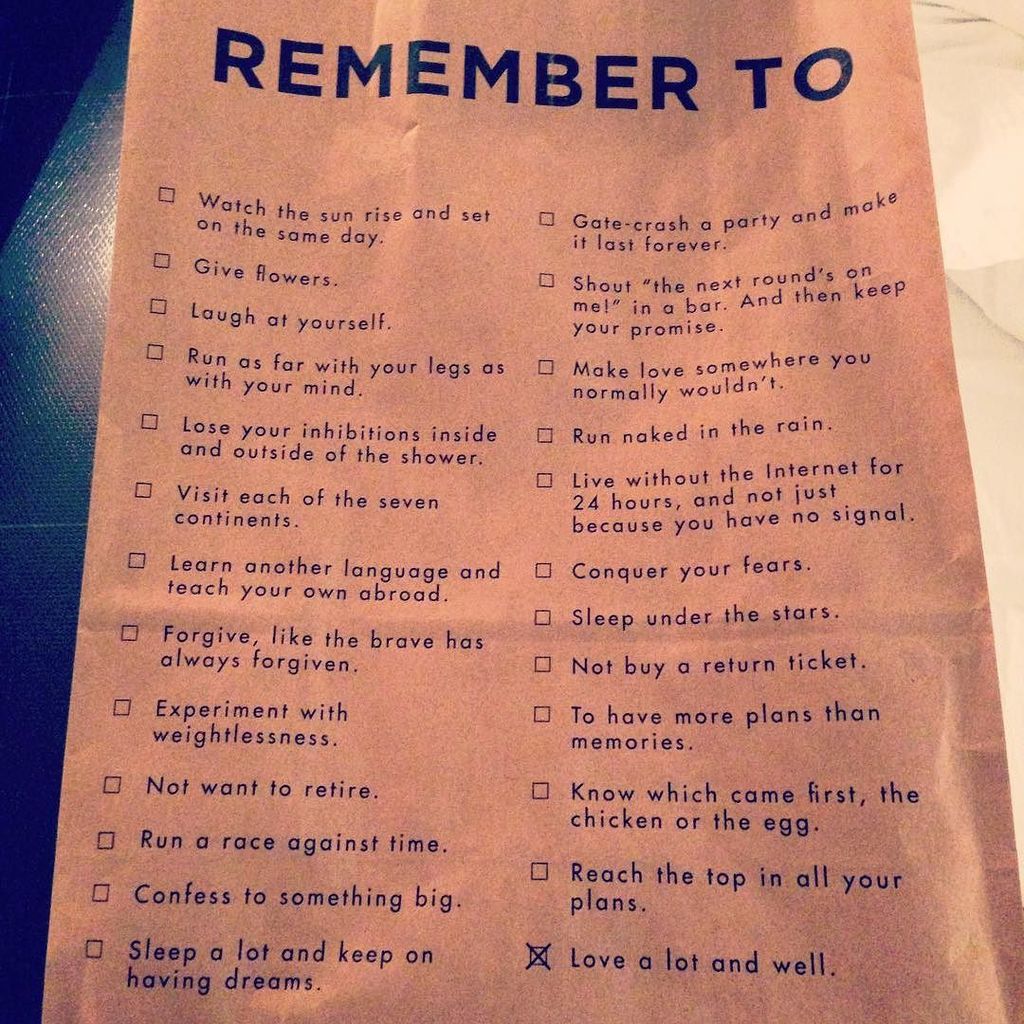 harlanvaughn's tweet photo. Paper bag #wisdom. Some of it's actually pretty good. #sayins #Barcelona #spain #positivev… https://t.co/d1nByMl6CG https://t.co/fKzysudGa1