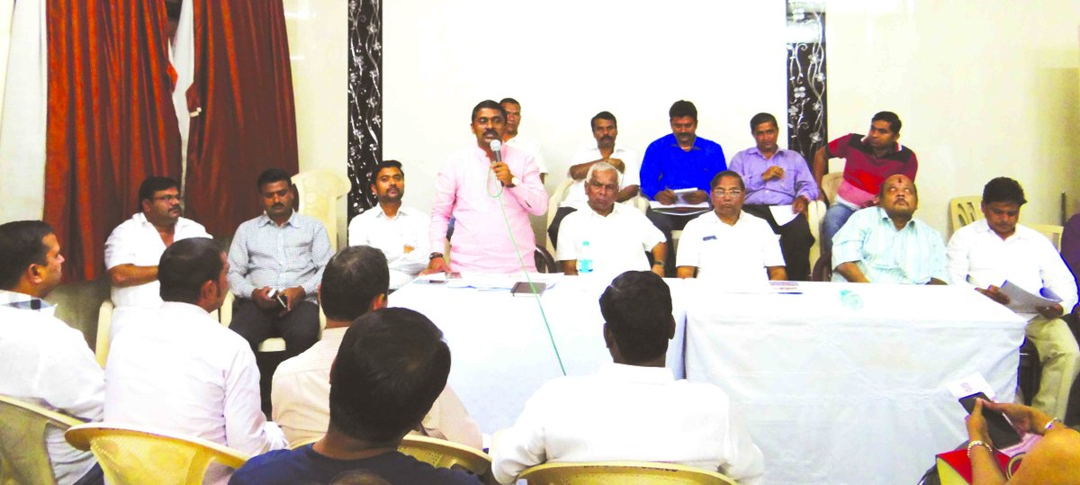 prashantrthakur's tweet image. खारघर मॅराथॉन 2016  आढावा बैठक. या मॅराथॉन साठी " #Make in india  #Skilled india " हे घोषवाक्य निश्चित करण्यात आले.