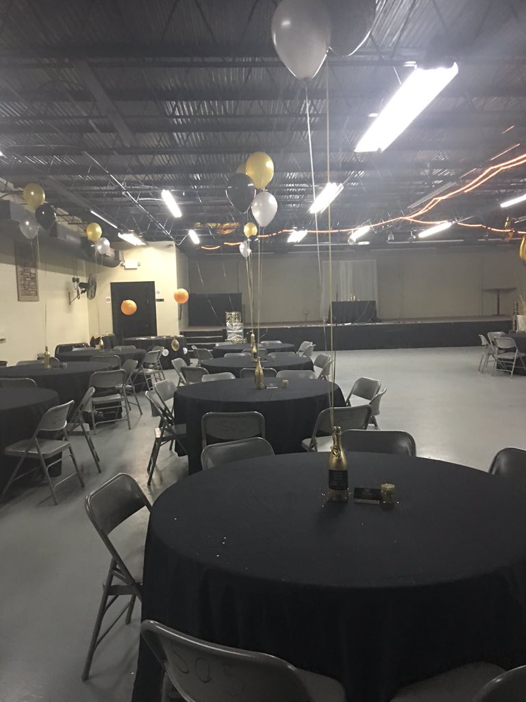 building_505's tweet photo. Just half of the room but set-up for an amazing 50th Surprise birthday party! Happy birthday Ms Karen! https://t.co/bvne5eaQUp