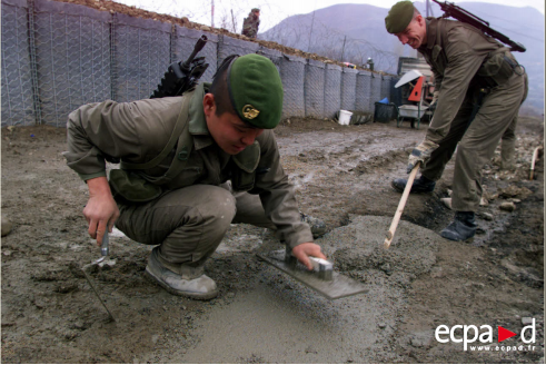 elisetokuoka's tweet image. Pensées et condoléances aux camarades et familles des soldats du #2eREG
#photo #ECPAD (c)J.-L. BRUNET 2001 (Kosovo)