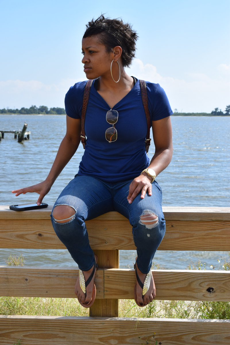 SlaveCashRuler's tweet photo. Enjoyed my MLK Day in Paradise!! Bow to me, slaves!! Pay up!! #FinDom #moneyslaves #paypigs https://t.co/CXBmBxy0Xe